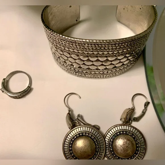 Metal Cuff Bracelet - Picture 2 of 3